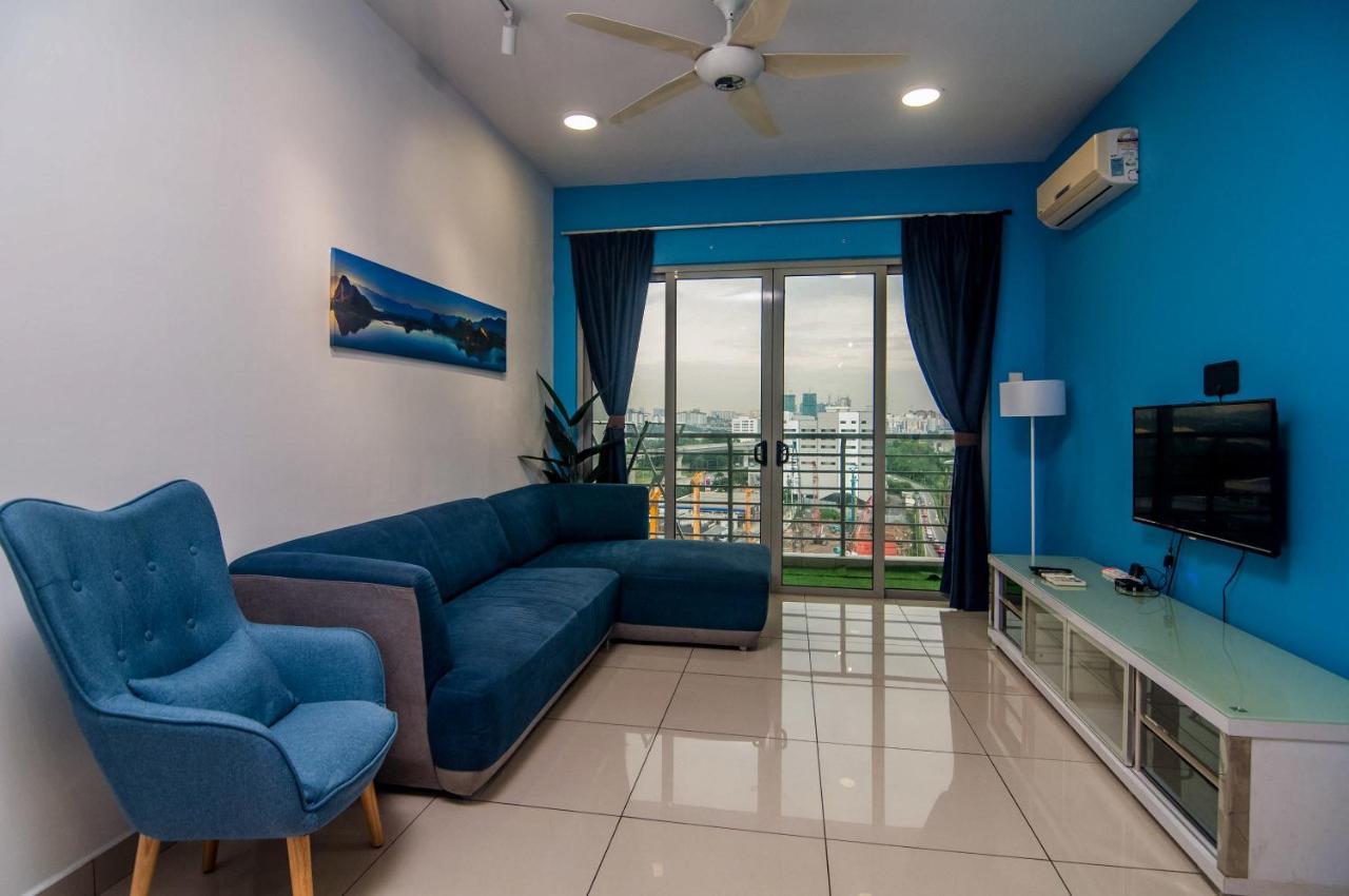 Flora Residence One South By Idealhub Seri Kembangan Exteriör bild