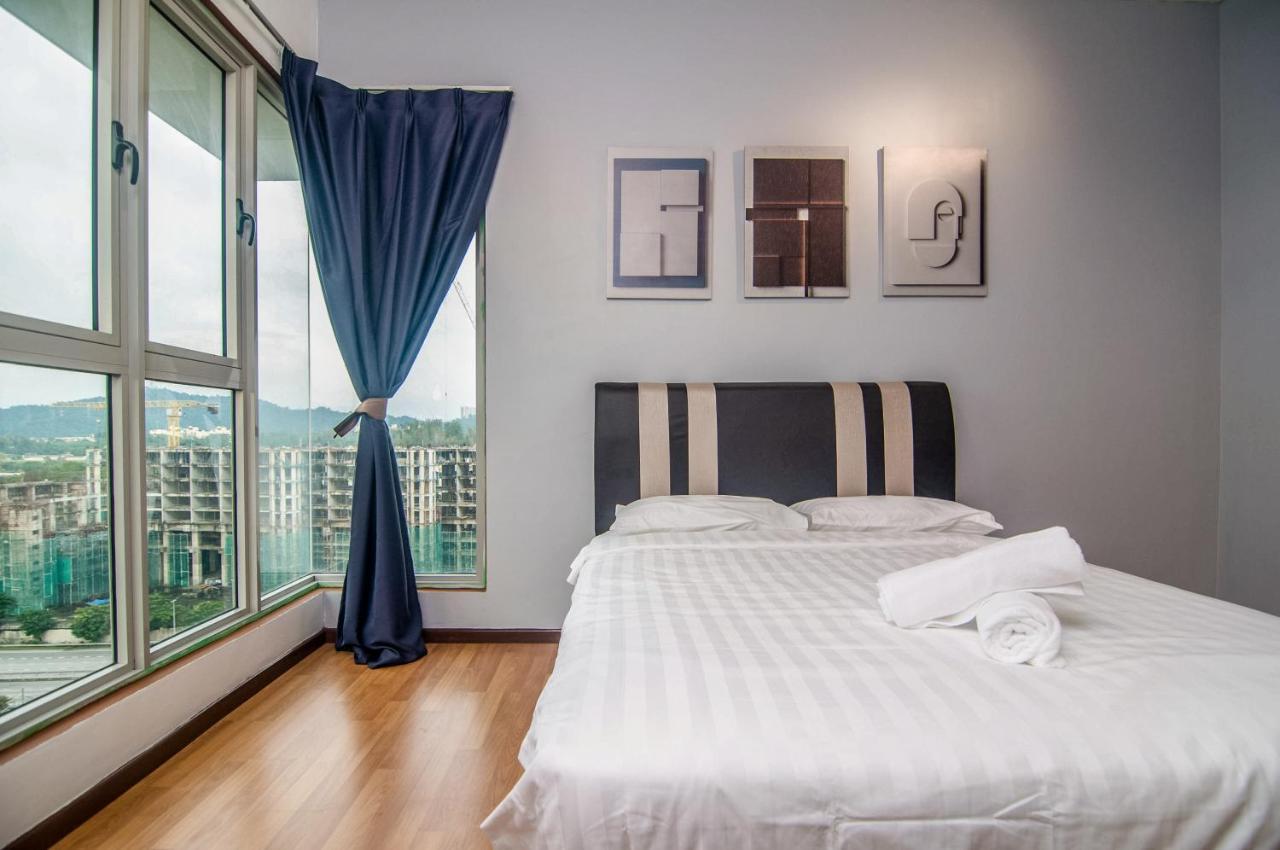 Flora Residence One South By Idealhub Seri Kembangan Exteriör bild